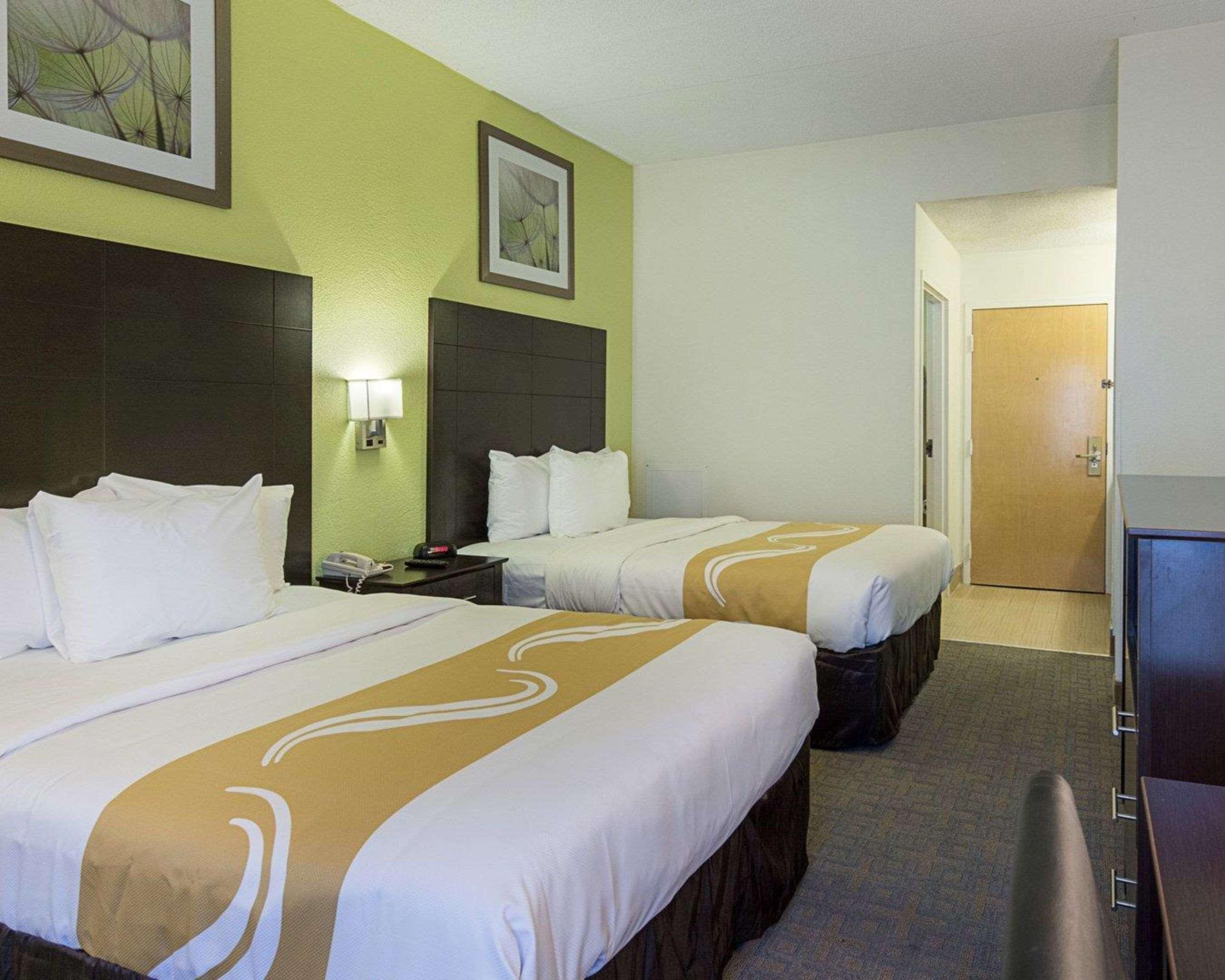 סנדסטון Quality Inn Richmond Airport מראה חיצוני תמונה