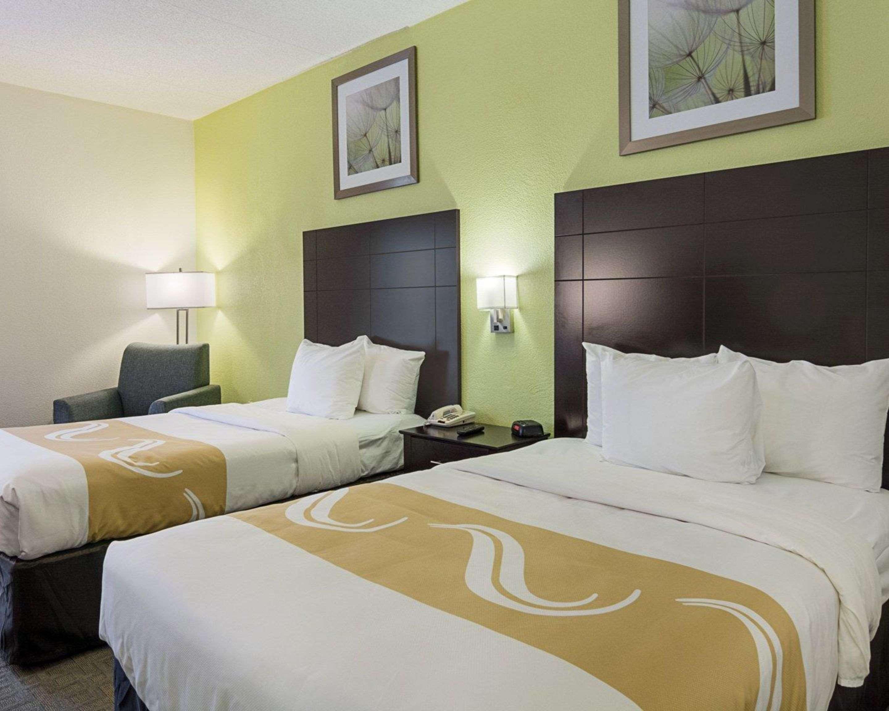 סנדסטון Quality Inn Richmond Airport מראה חיצוני תמונה