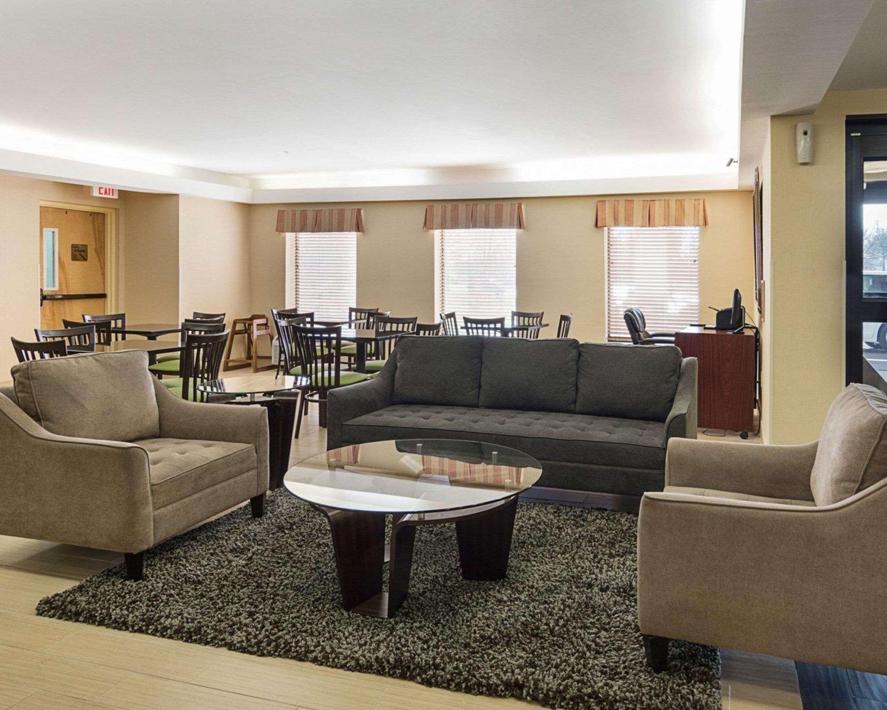 סנדסטון Quality Inn Richmond Airport מראה חיצוני תמונה