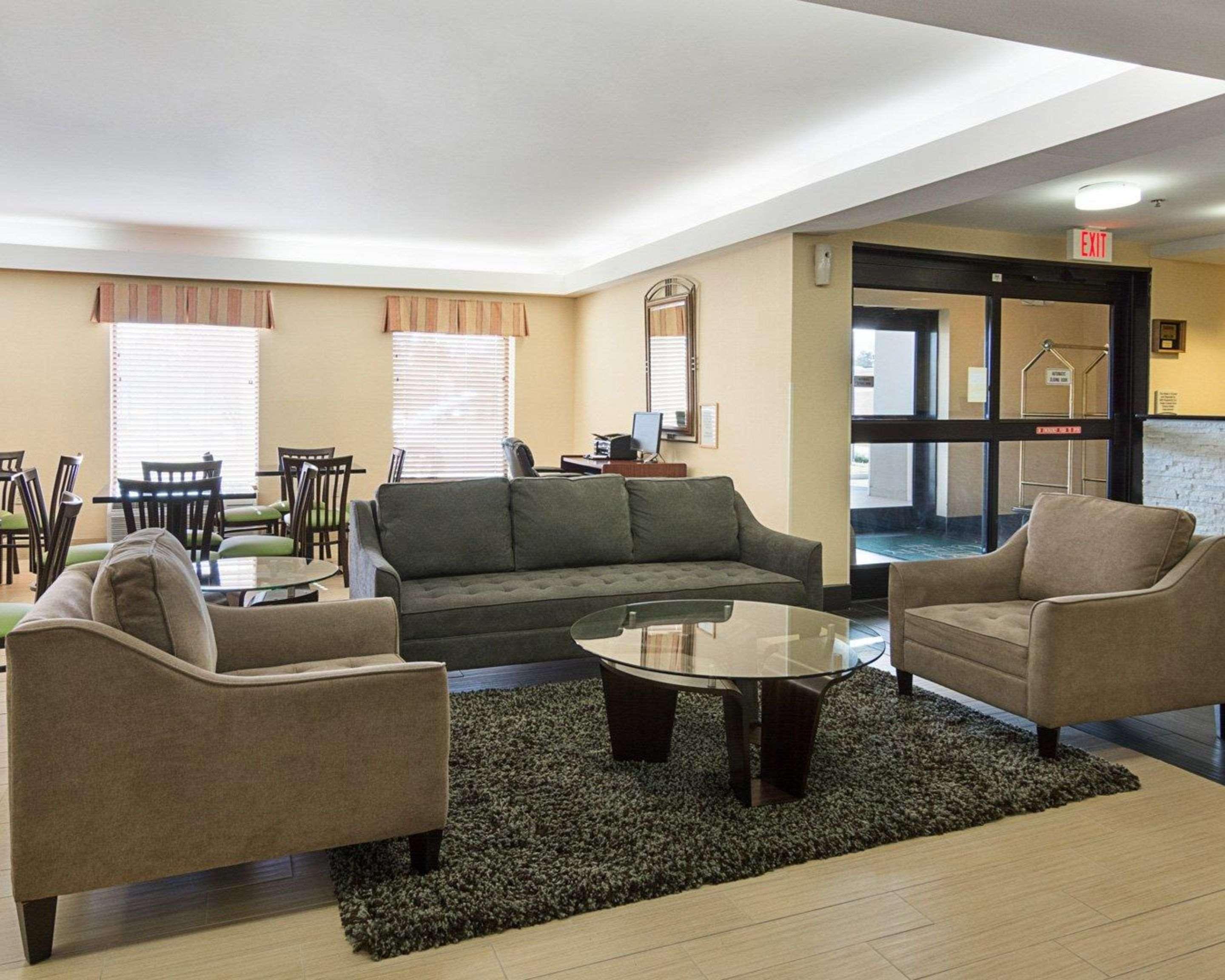 סנדסטון Quality Inn Richmond Airport מראה חיצוני תמונה