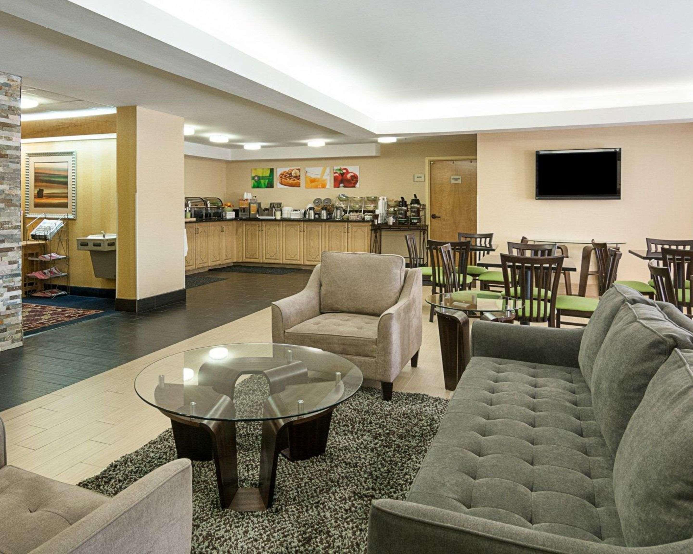 סנדסטון Quality Inn Richmond Airport מראה חיצוני תמונה
